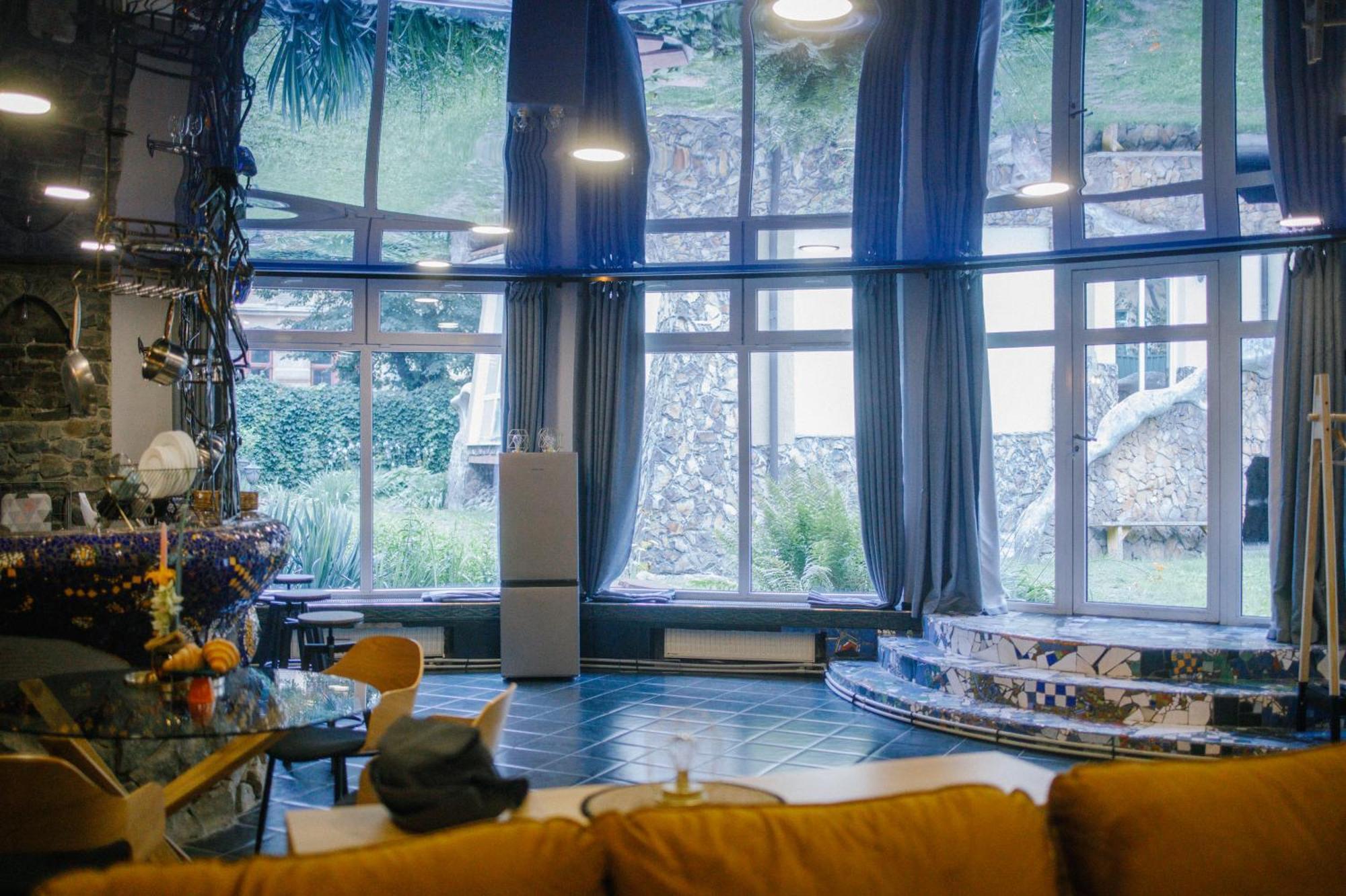 Gaudi Apartment In Lviv Exterior foto