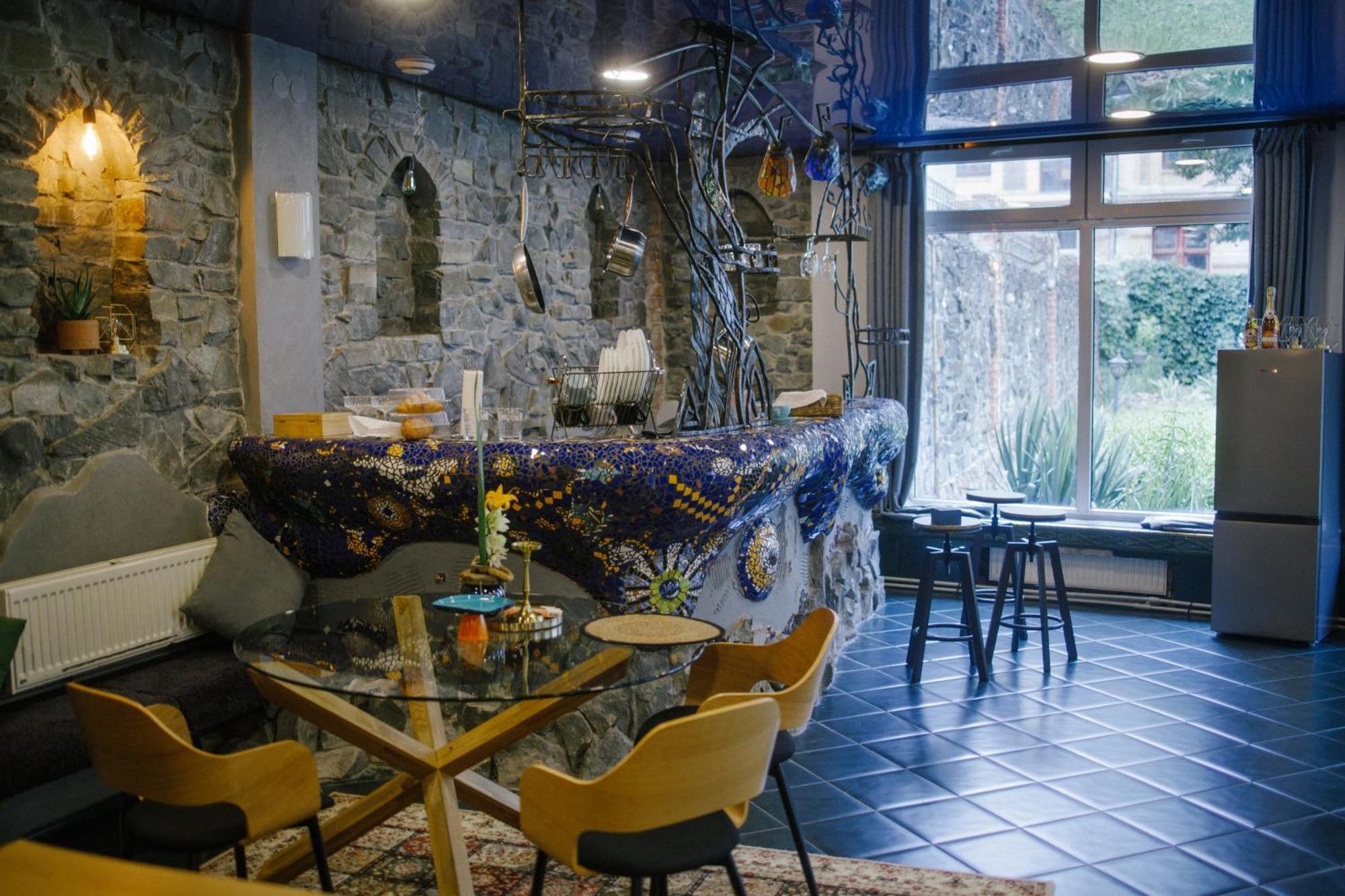 Gaudi Apartment In Lviv Exterior foto